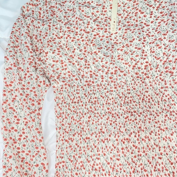 New dress , size Small. - Picture 3 of 5